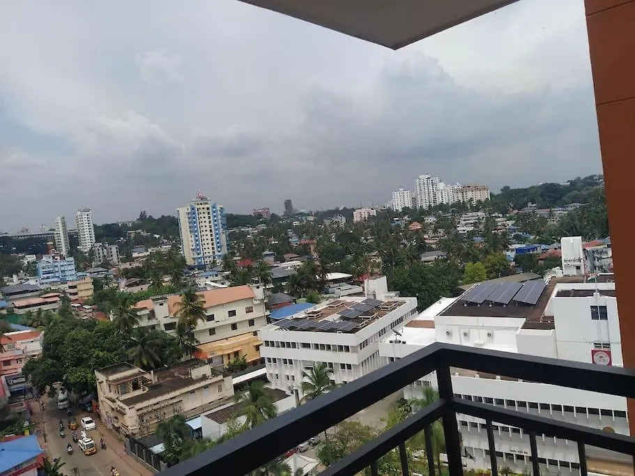 Luxurious Apartment With A Pool And Gym Near Trivandrum Railway Station Thiruvananthapuram 0*,