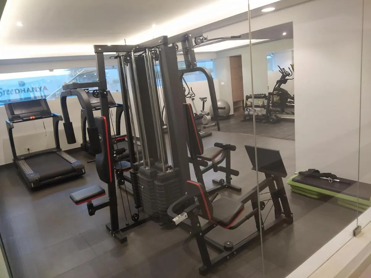 Luxurious Apartment With A Pool And Gym Near Trivandrum Railway Station Thiruvananthapuram