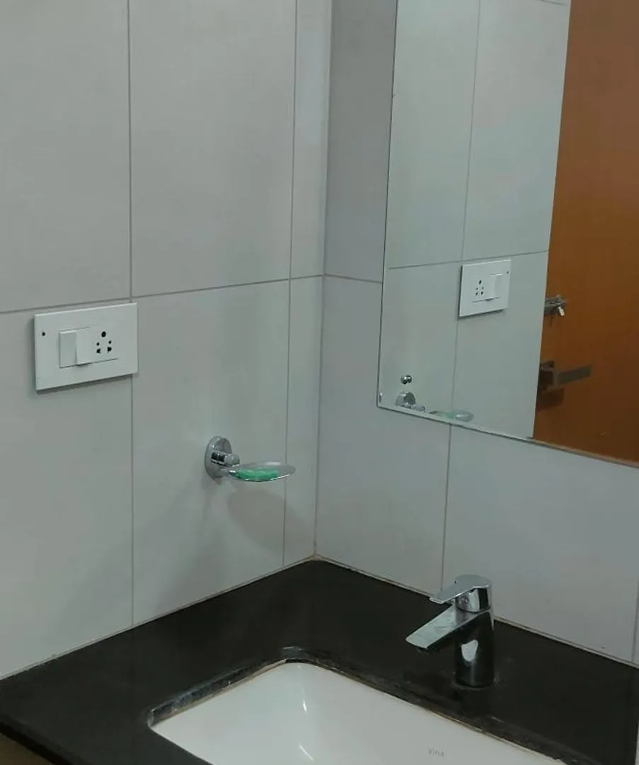 Luxurious Apartment With A Pool And Gym Near Trivandrum Railway Station Thiruvananthapuram